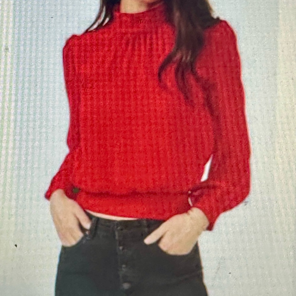 1. State women’s mock neck cut out cropped blouse